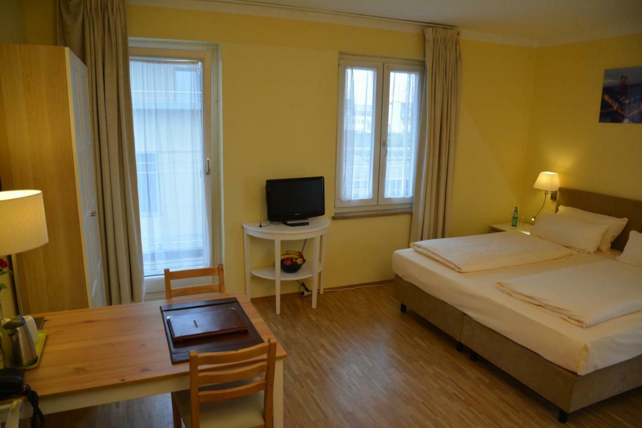 Hotel Lex Im Gartenhof Мюнхен Екстер'єр фото